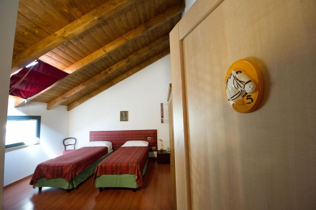 Albergo Cavallino Tortona Habitación foto